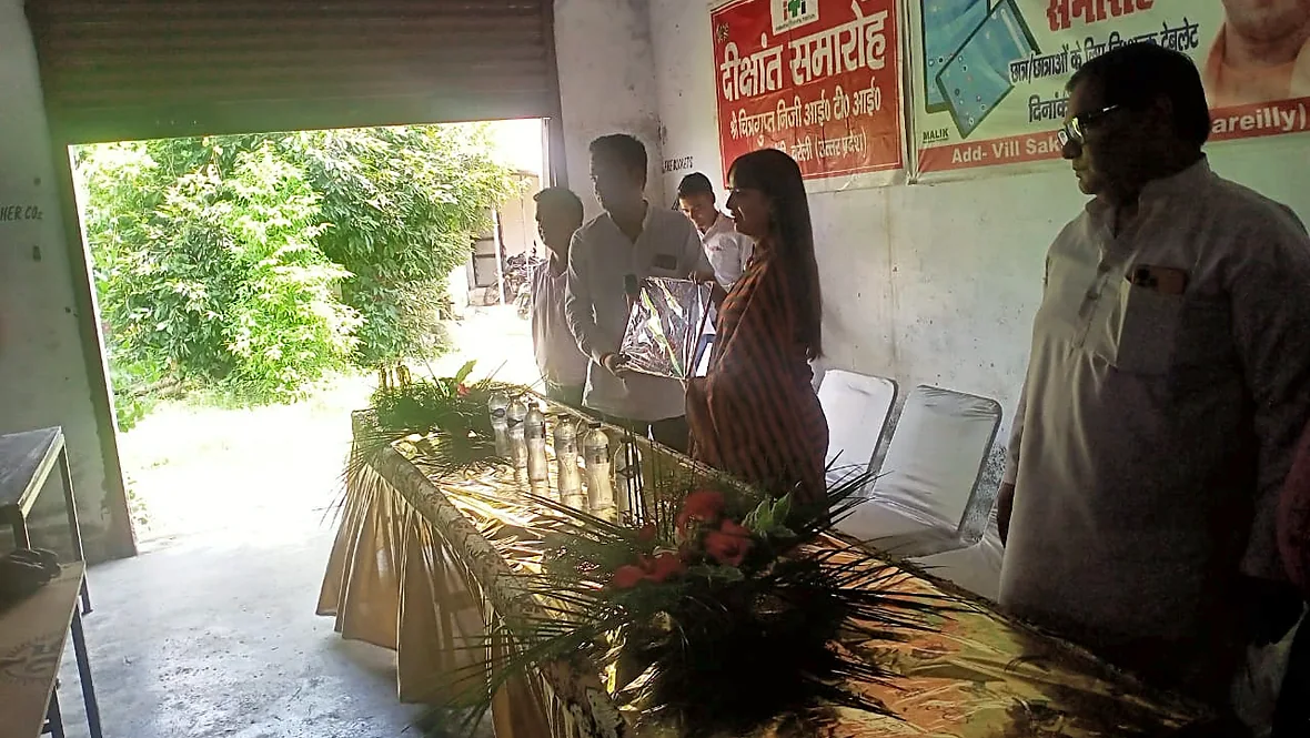 05-college-event